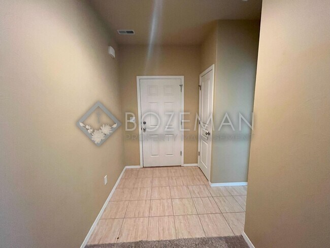 Building Photo - 270 Pond Lily Dr