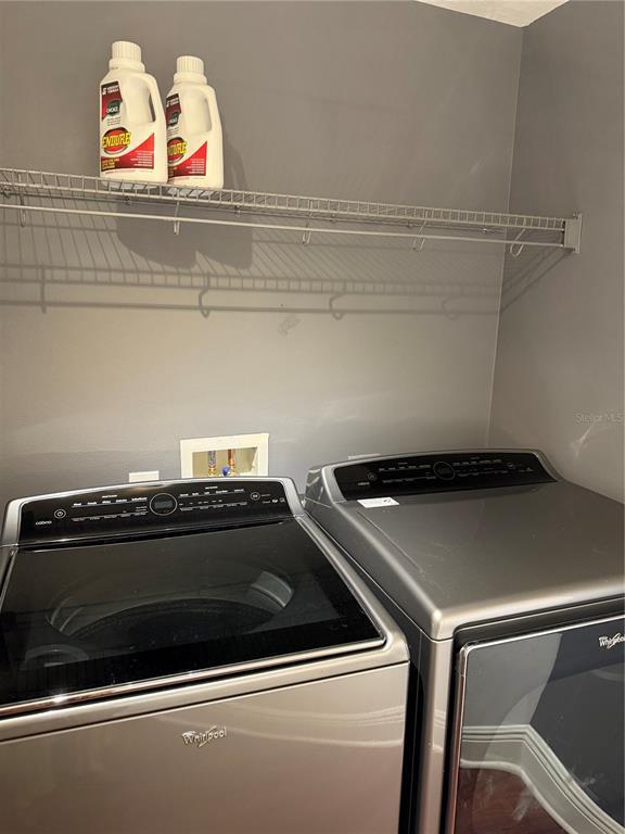 Building Photo - 800 N Tamiami Trl