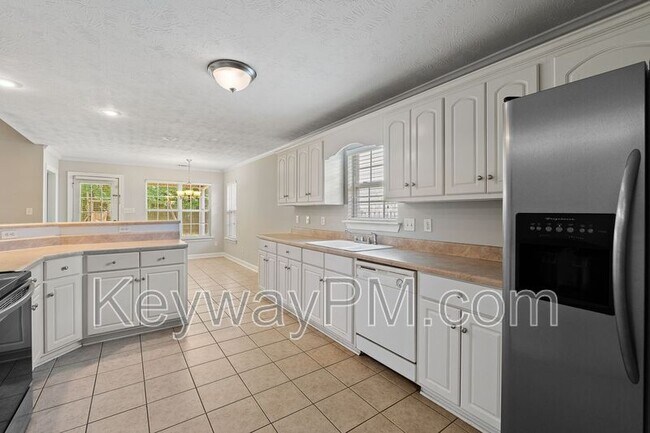 Building Photo - 633 Ventana Dr
