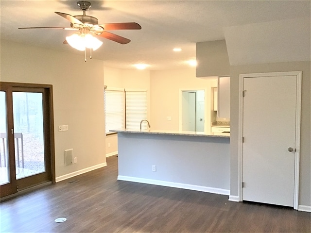 Building Photo - 2039 Bluestream Ct