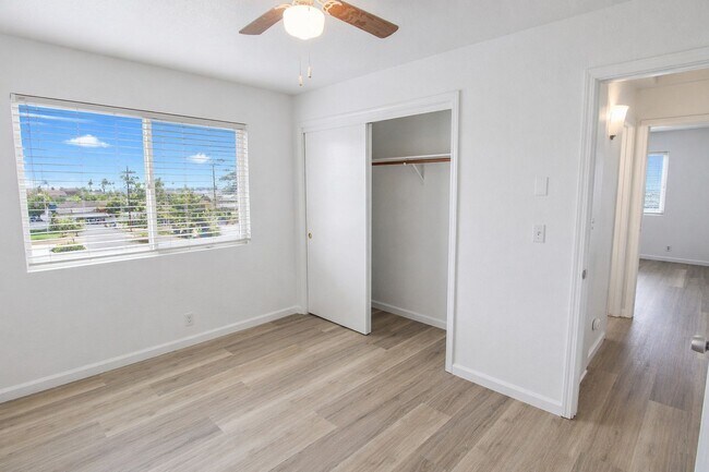 Building Photo - LOFT STYLE 2 Bed/1 Bath Near the Ocean ** Water/Sewer/Trash Included