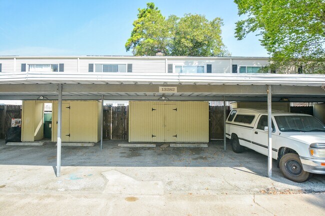 Building Photo - 13282 Trail Hollow Dr