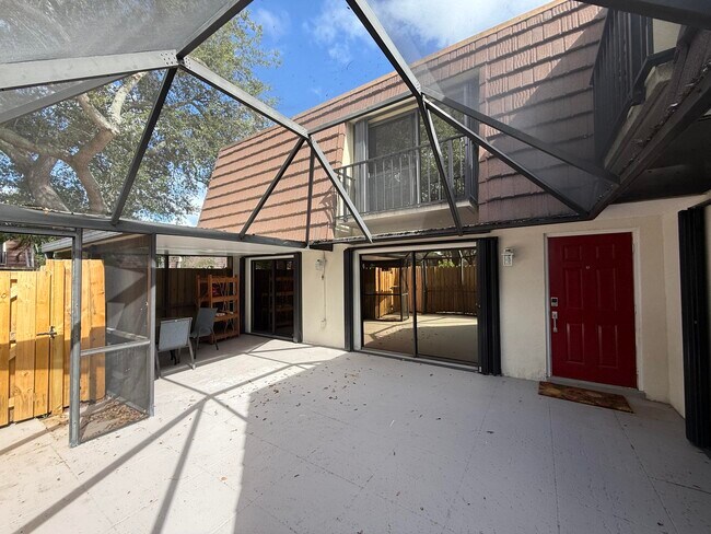 Building Photo - 2410 24th Ln