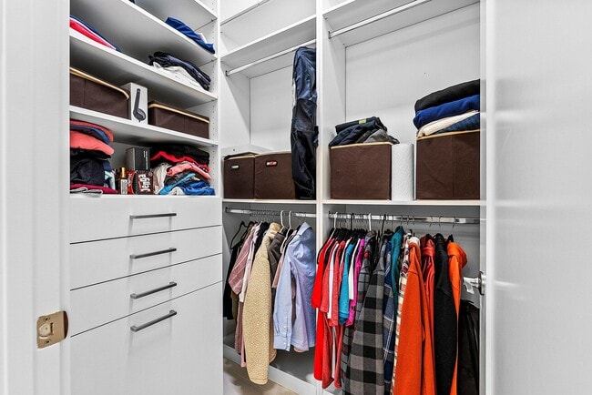 Building Photo - 8330 Essex Country Clb Dr