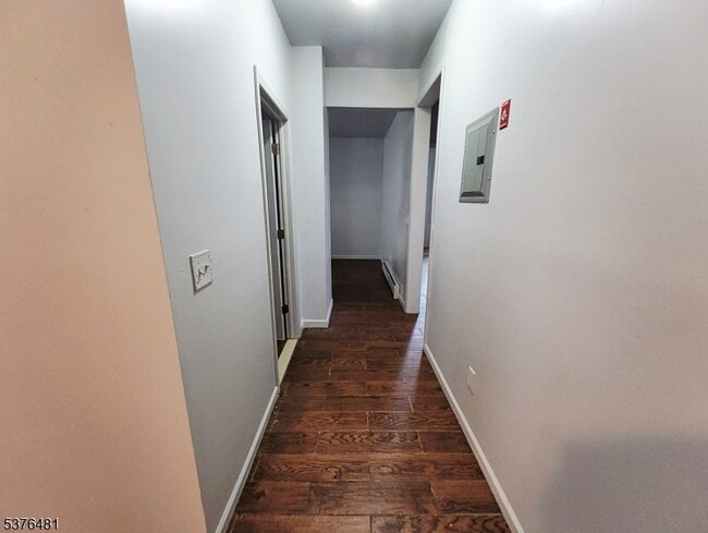 Building Photo - 116 Smith St