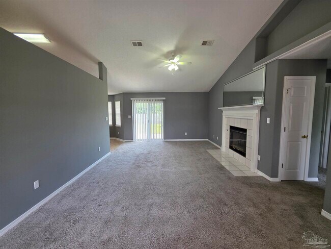 Building Photo - 6024 Yellow Rose Dr