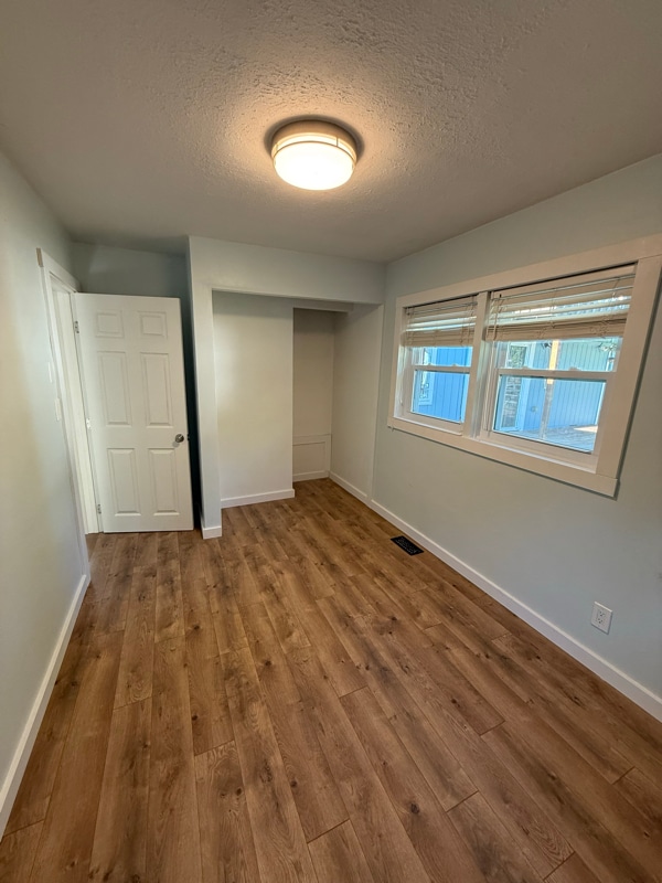 Building Photo - 900 Ferndale Cir NE