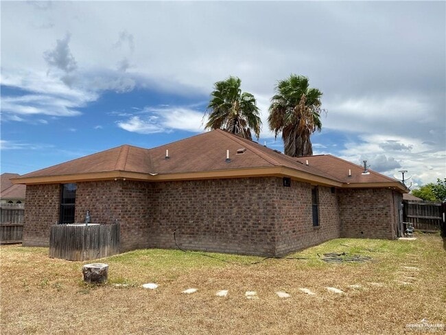 Building Photo - 11 Ibis Ave
