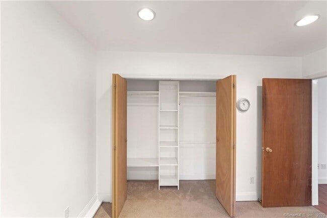 Building Photo - 588 Webbs Hill Rd