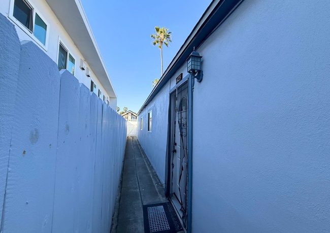 Building Photo - Cozy 2BR with Serene Courtyard Escape