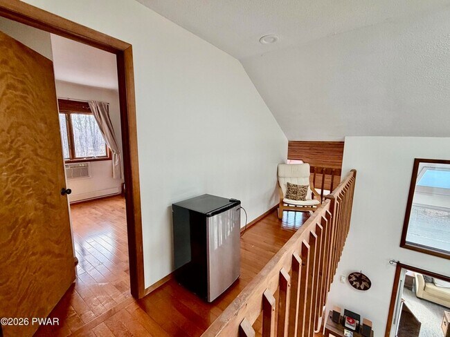 Building Photo - 811 Paddock Ct