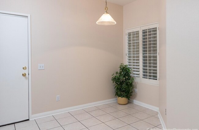 Building Photo - 10878 Creekbridge Pl
