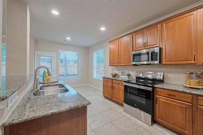 Building Photo - 23 Red Adler Pl