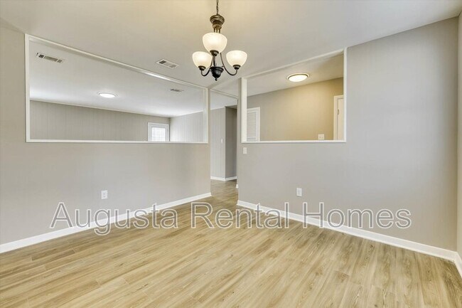 Building Photo - 3606 Cameron Dr