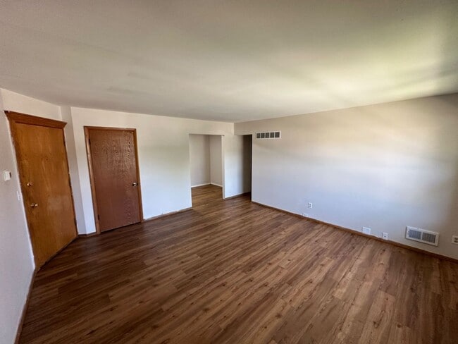 Interior Photo - 343 W Newhall Ave. (8 Unit)