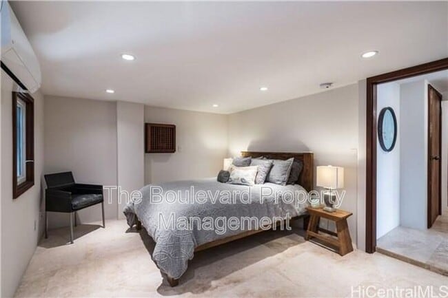 Building Photo - 4316 Aukai Ave