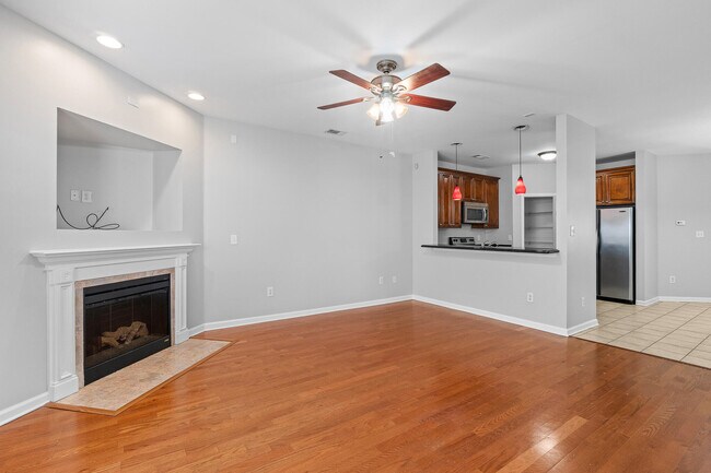 Building Photo - 2207 River Park Ct