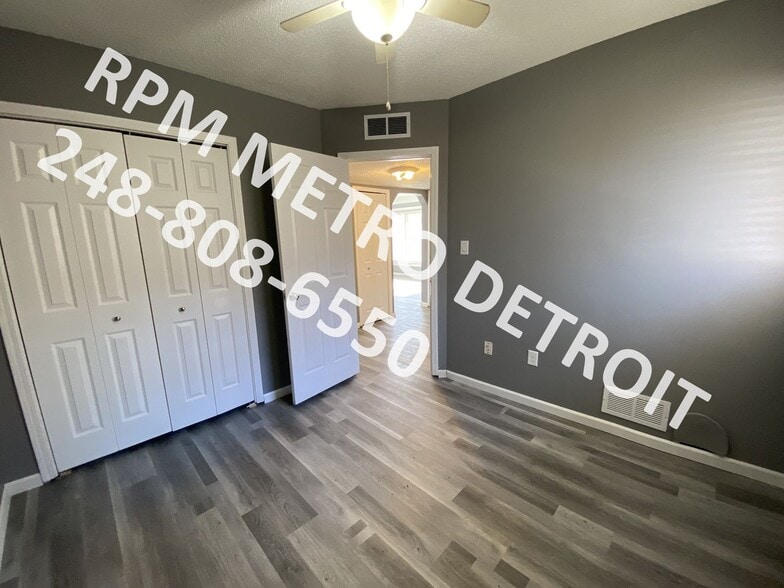 Building Photo - 28422 Parkwood St