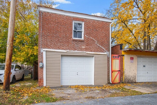 Building Photo - 378 N Evans St