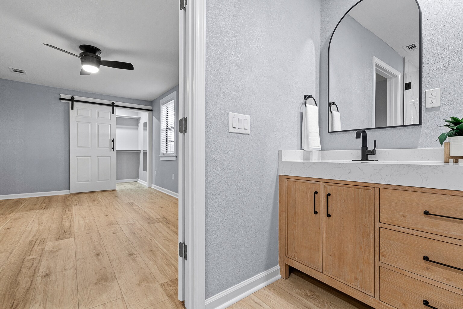 Building Photo - 5968 Capitol Dr