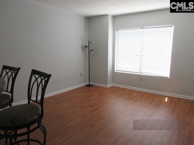 Building Photo - 1600 Park Cir