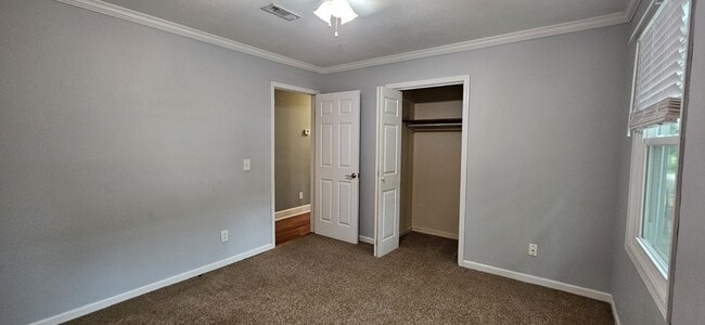 Building Photo - 1117 Appian Way