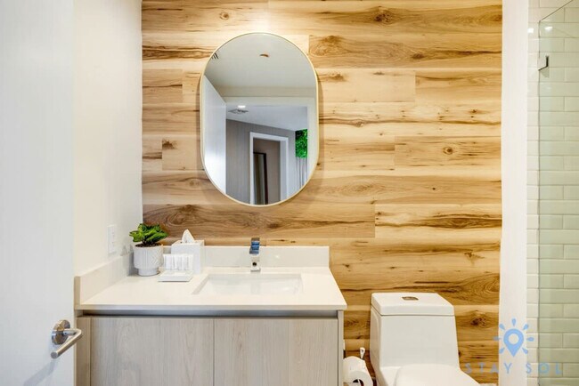 Building Photo - 4010 S Ocean Dr
