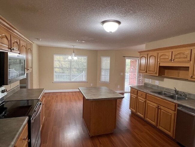 Building Photo - 5654 Colinas Verde Dr