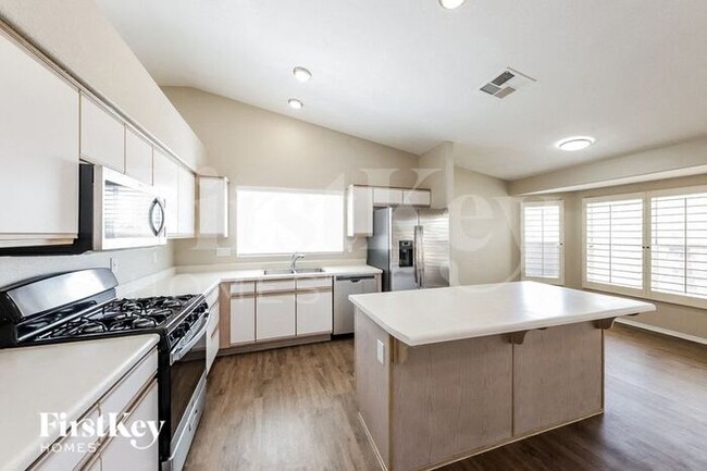 Building Photo - 2222 N 90th Ln