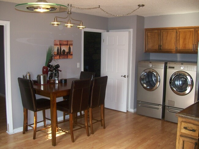 Building Photo - 6348 Ridgeline Dr