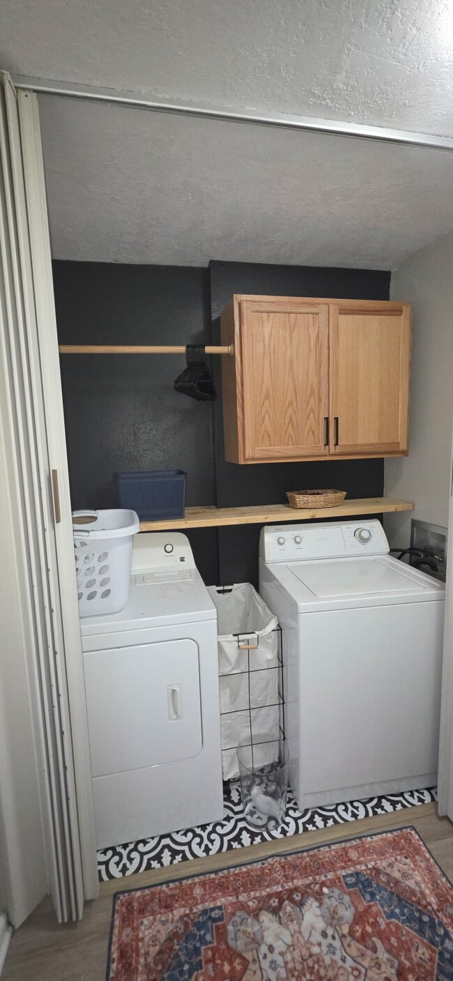 Building Photo - 150 La Vista Ln