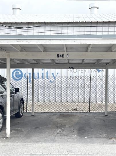 Building Photo - 549 Stringham Ave