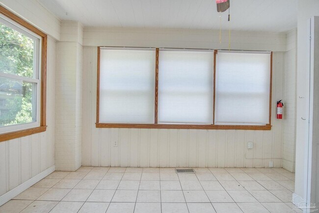 Building Photo - 1613 E Jordan St