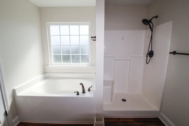 Building Photo - 147 Stonebrook Way