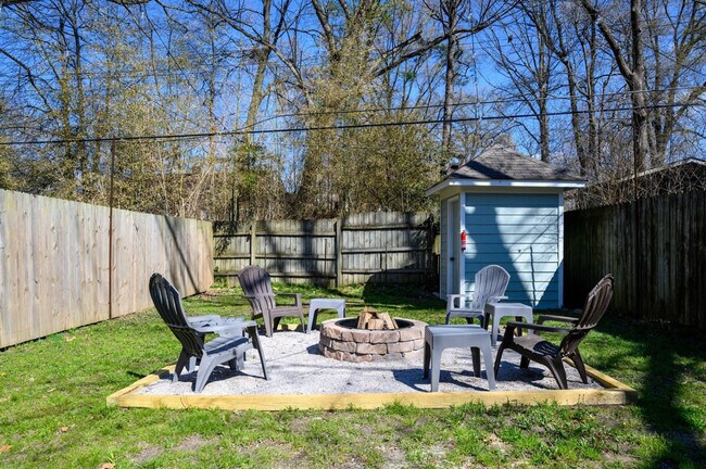 Building Photo - 3550 Barwood Cir