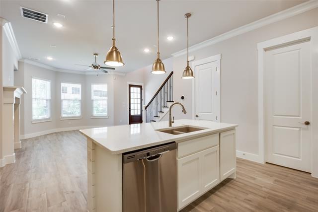 Building Photo - 232 Crockett St