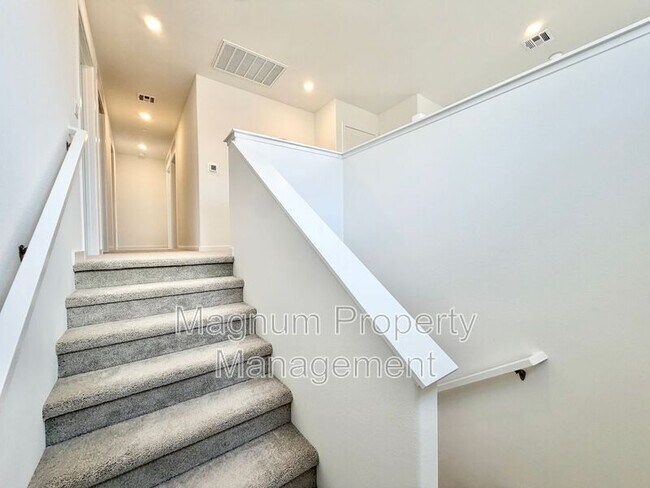 Building Photo - 31404 Lolite Dr