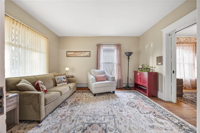 Building Photo - 373 Genesee St