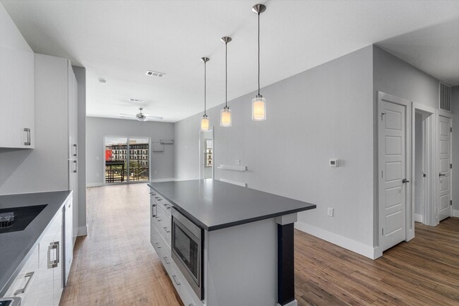 Building Photo - Luxury Burnet Road Condominium For Rent