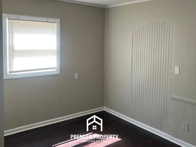 Building Photo - 1801 7th St SE