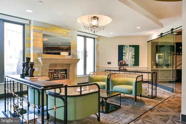 Building Photo - 901 H St NE