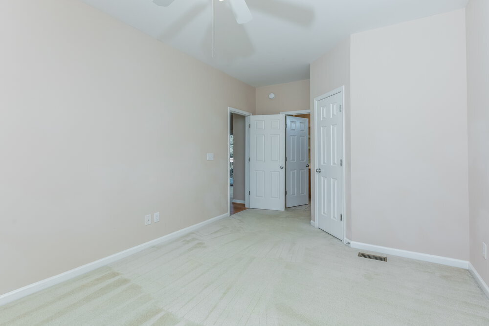 Building Photo - 917 Alba Rose Ave
