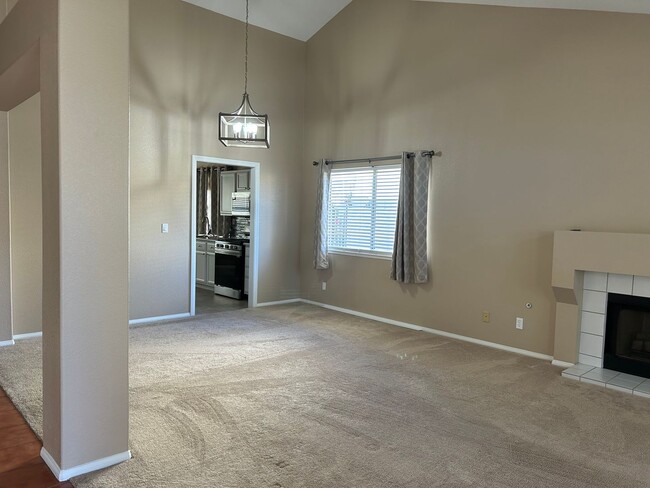 Building Photo - Single story home at Desert Shores