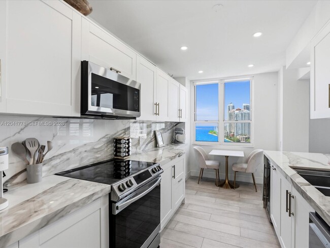 Building Photo - 701 Brickell Key Blvd