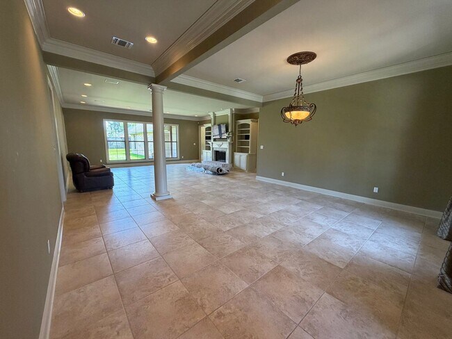 Building Photo - 1073 Waters Edge Cir