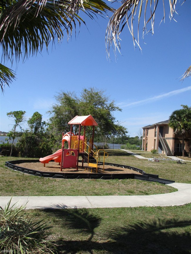 Building Photo - 10740 Clear Lake Loop