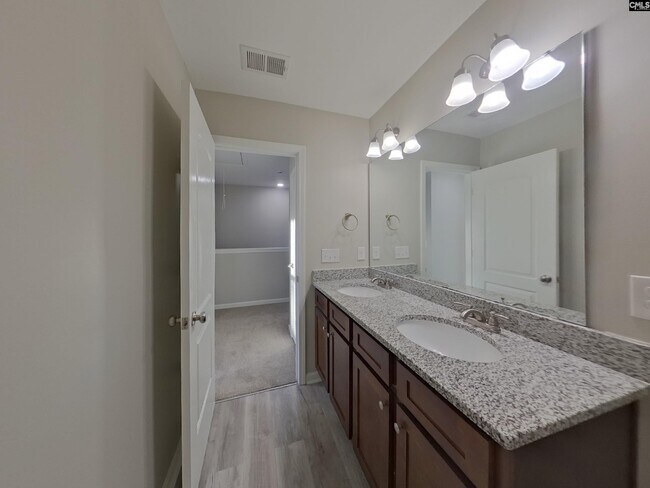 Building Photo - 422 Providence Plantation Cir