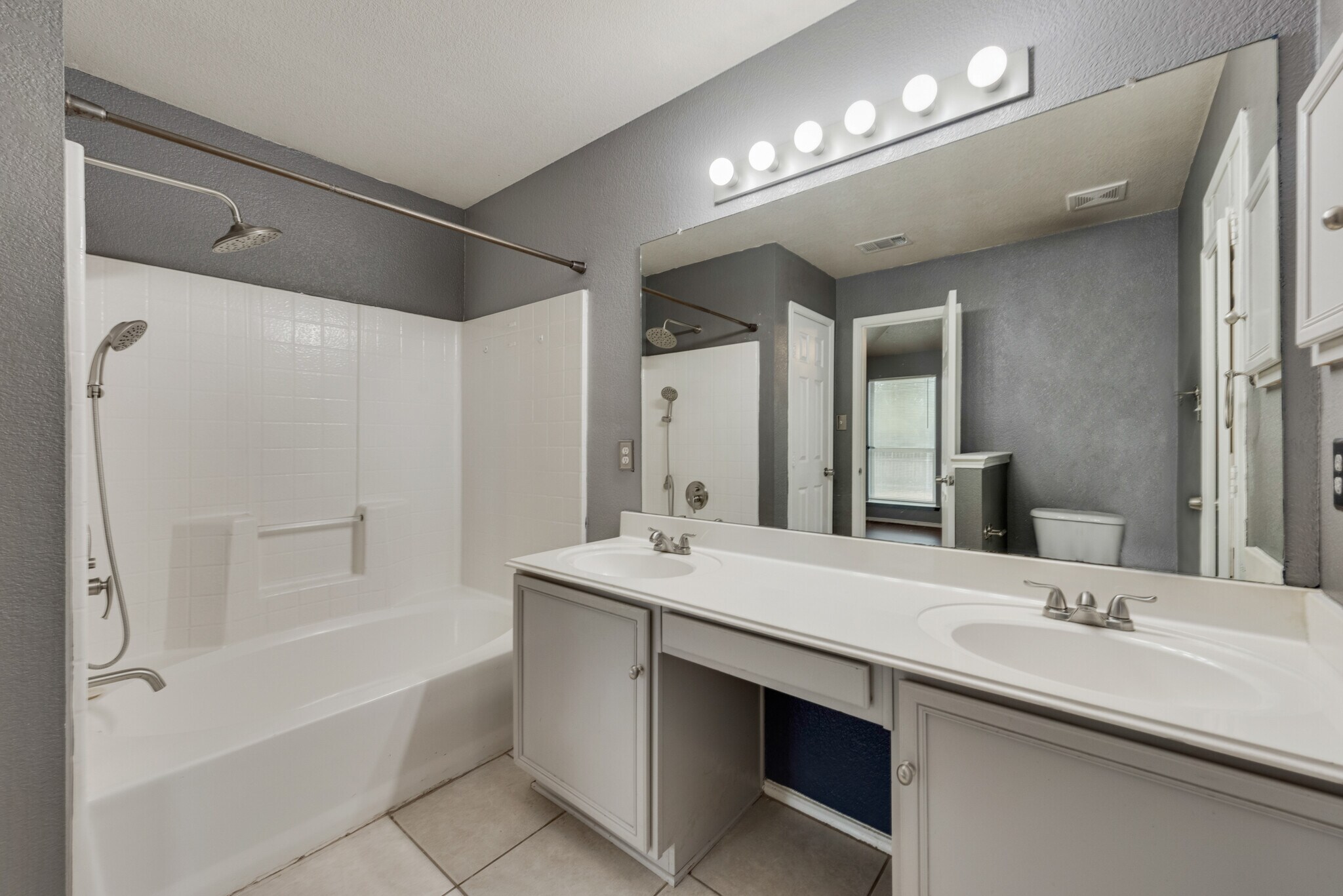 Building Photo - 116 Kensington Ct