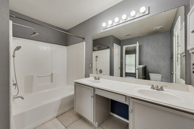 Building Photo - 116 Kensington Ct