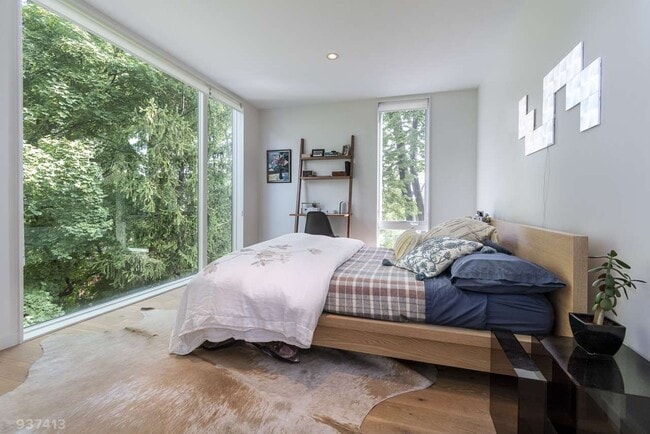 Building Photo - 209 N Prospect Ave